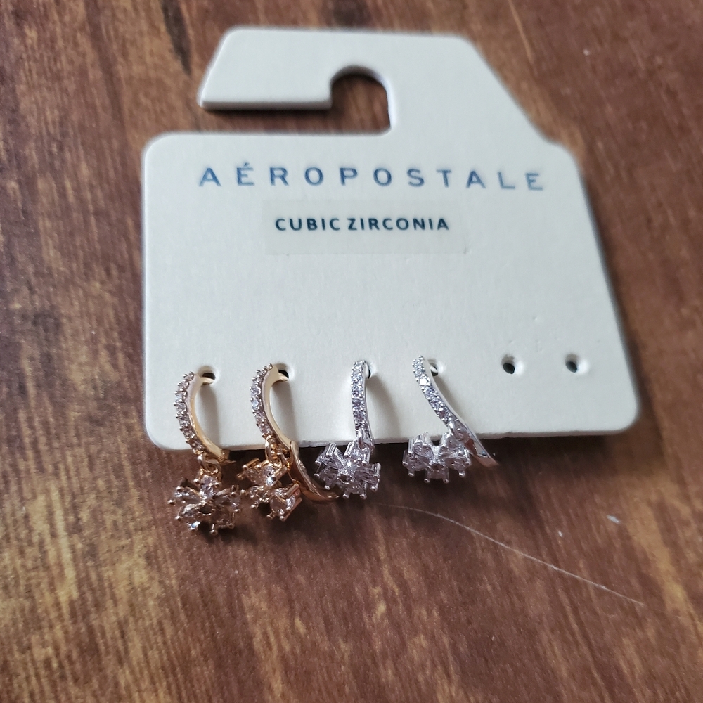 Aeropastle 2pk Crystal snowflake dangle hoop earrings